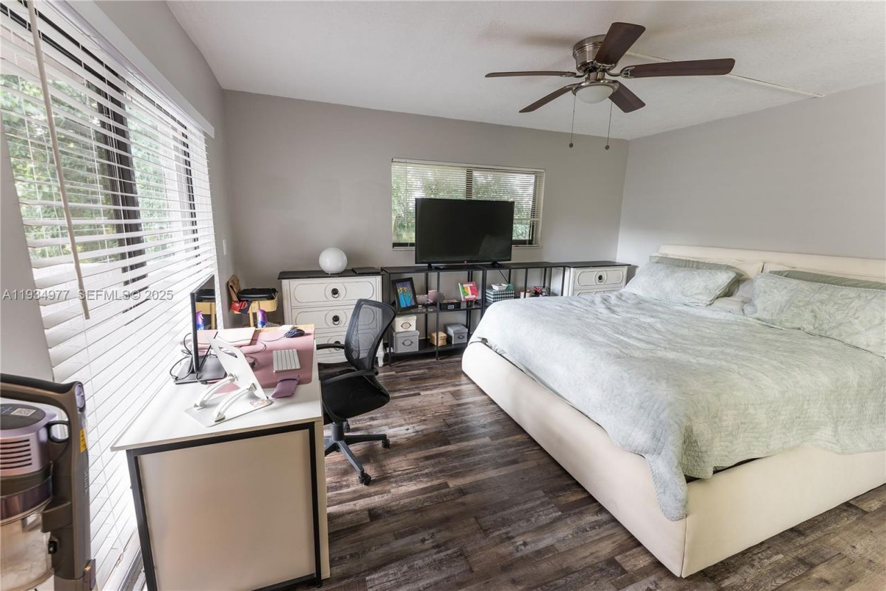 8810 SW 132nd Pl, Unit 404DN, Miami, FL 33186 Photo