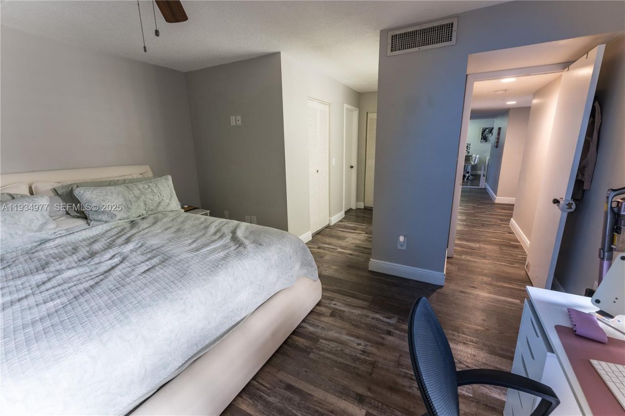 8810 SW 132nd Pl, Unit 404DN, Miami, FL 33186 Photo