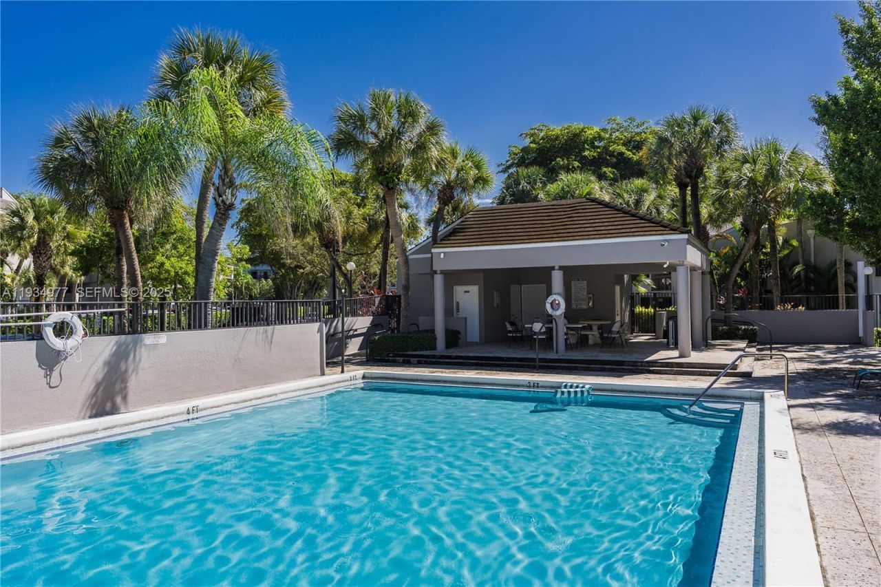 8810 SW 132nd Pl, Unit 404DN, Miami, FL 33186 Photo