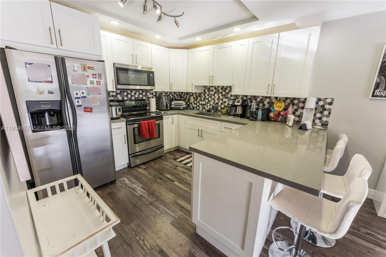 8810 SW 132nd Pl, Unit 404DN, Miami, FL 33186 Photo