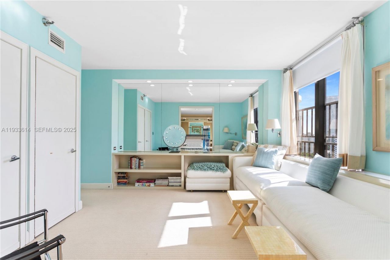 19667 Turnberry Way, Unit 17K, Aventura, FL 33180 Photo