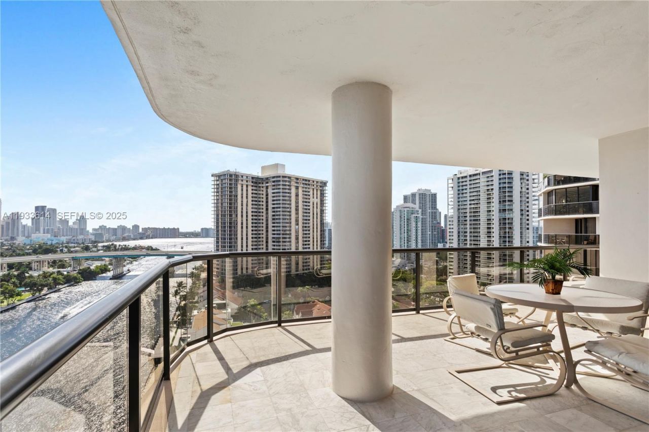 19667 Turnberry Way, Unit 17K, Aventura, FL 33180 Photo