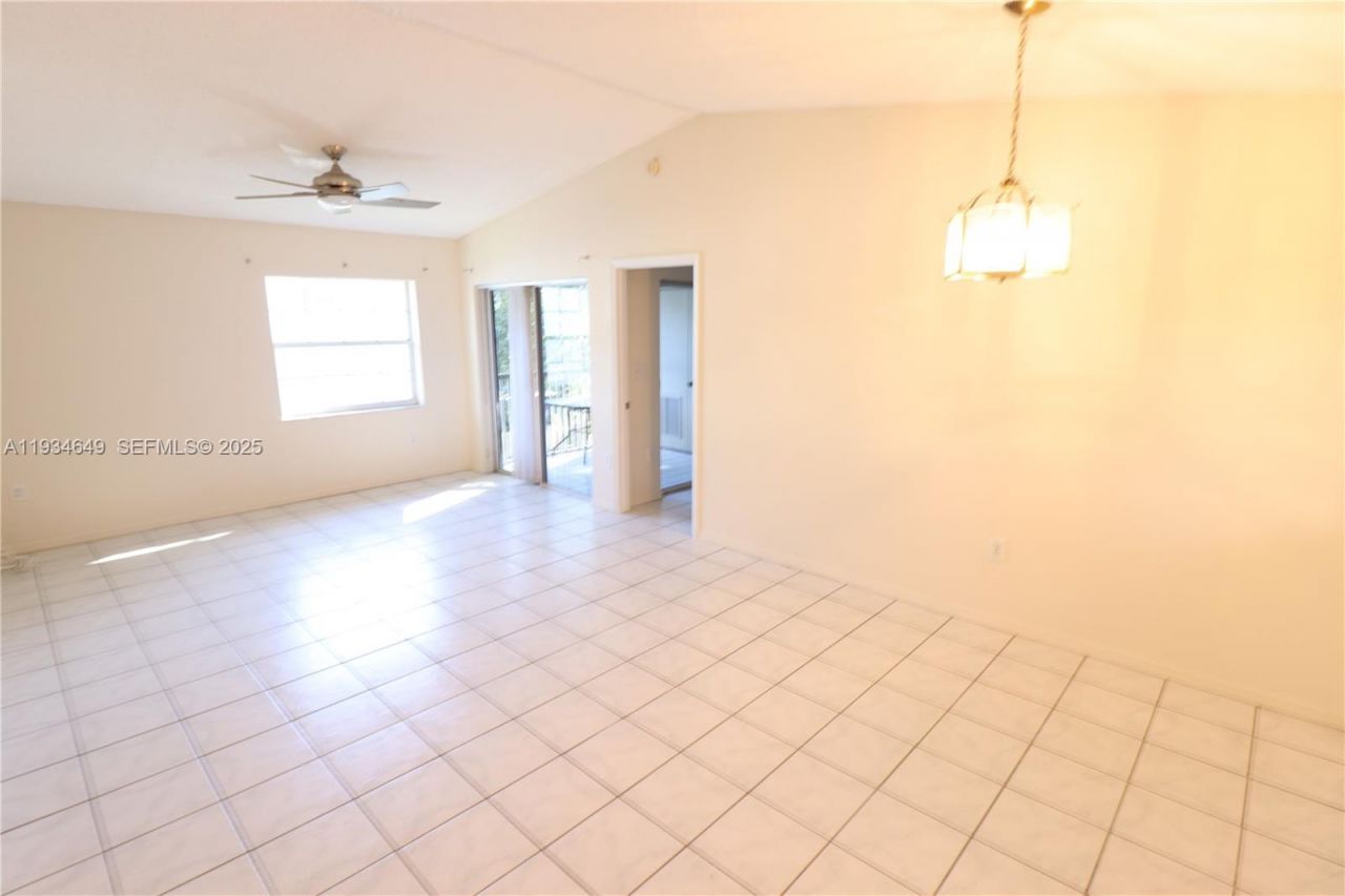 464 NE 210th Cir Ter, Unit 20410A, Miami, FL 33179 Photo