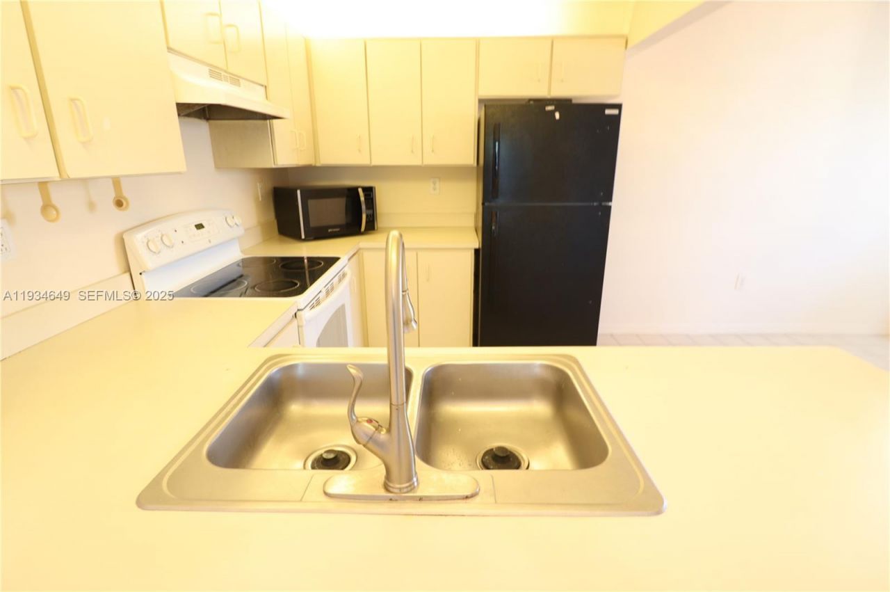 464 NE 210th Cir Ter, Unit 20410A, Miami, FL 33179 Photo