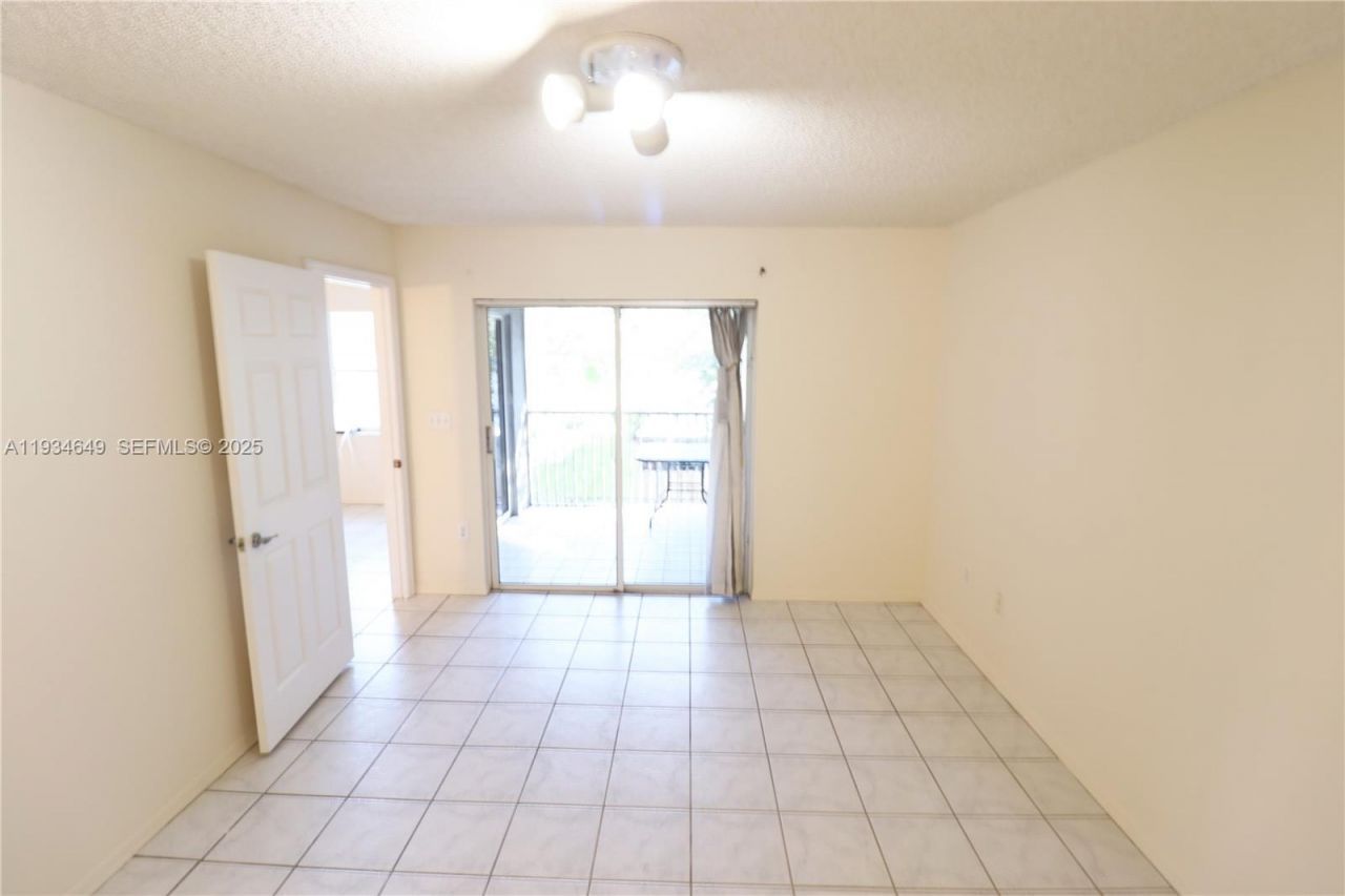 464 NE 210th Cir Ter, Unit 20410A, Miami, FL 33179 Photo