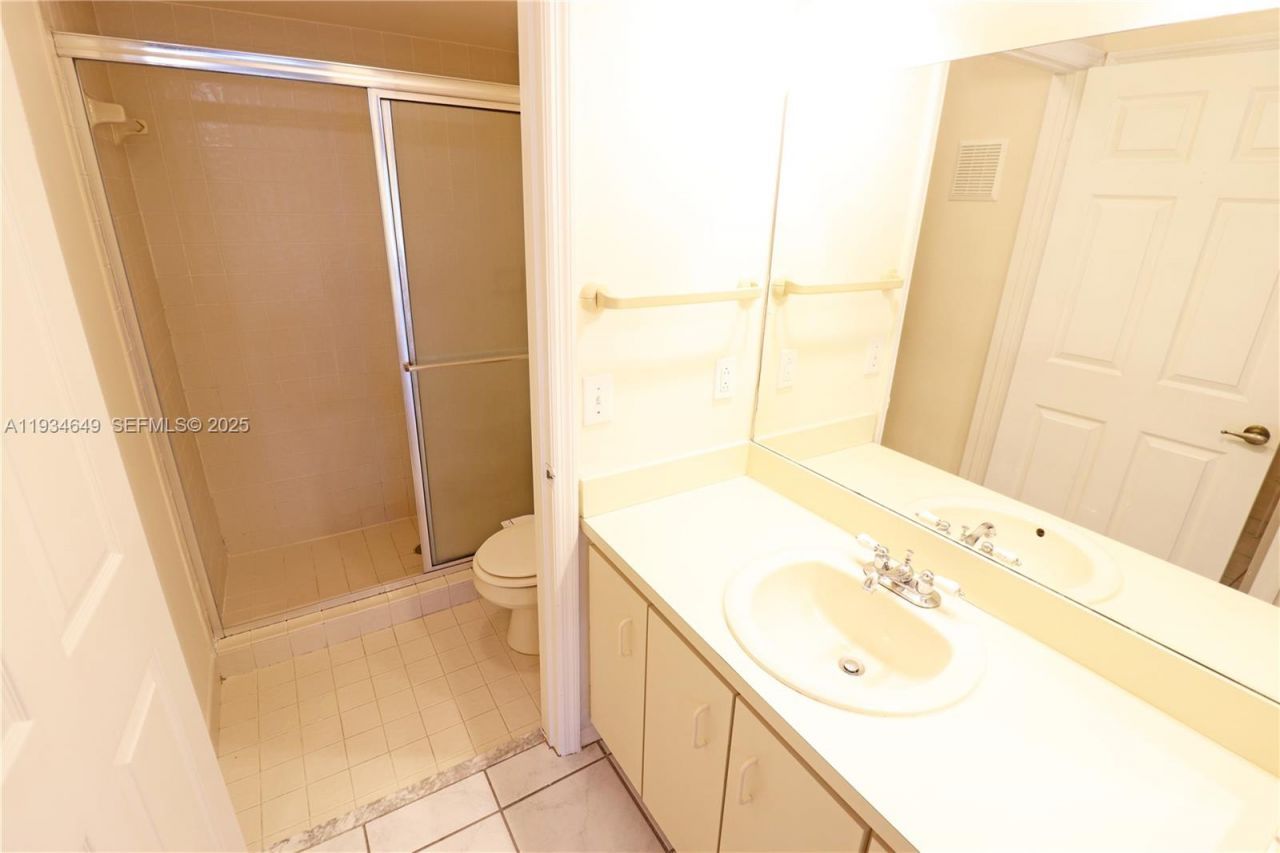 464 NE 210th Cir Ter, Unit 20410A, Miami, FL 33179 Photo