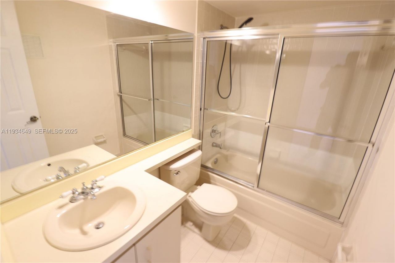 464 NE 210th Cir Ter, Unit 20410A, Miami, FL 33179 Photo