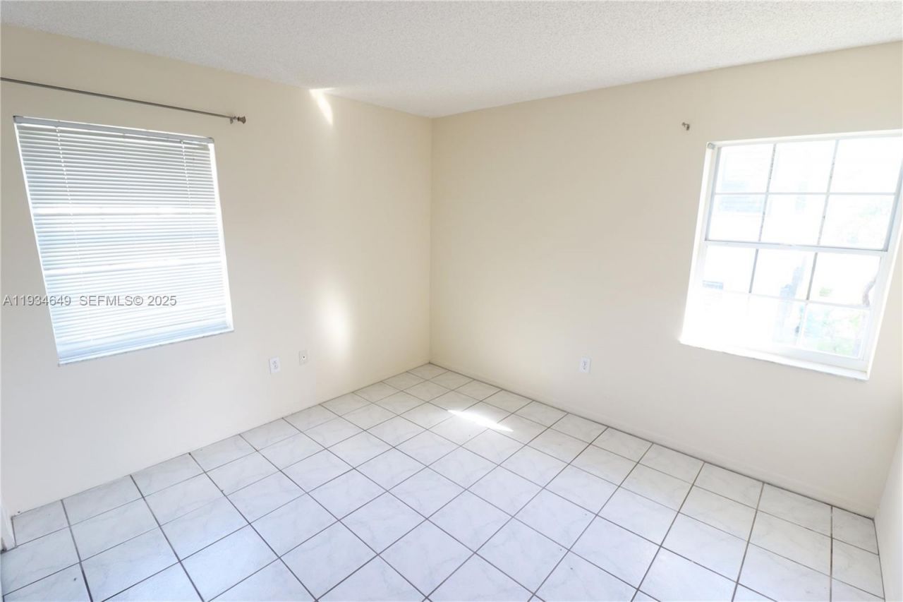 464 NE 210th Cir Ter, Unit 20410A, Miami, FL 33179 Photo