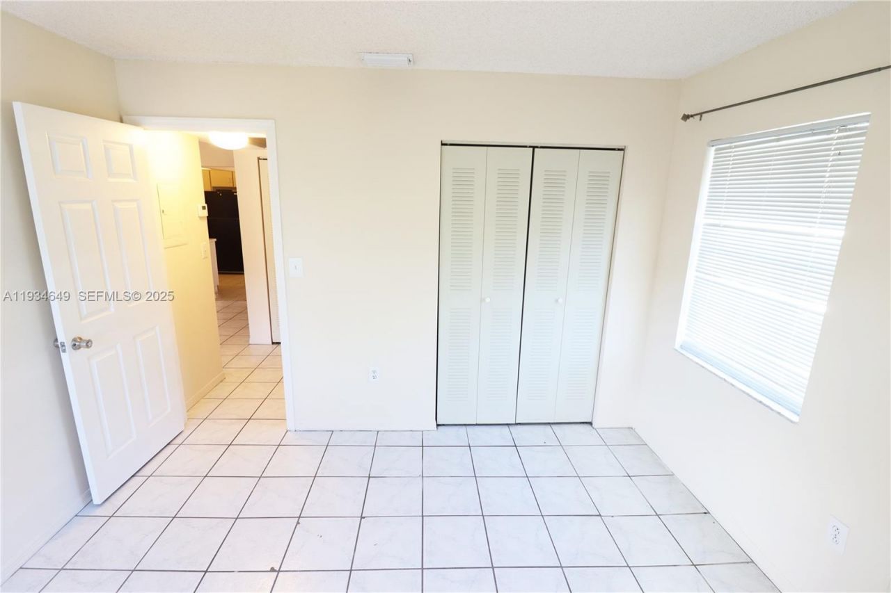 464 NE 210th Cir Ter, Unit 20410A, Miami, FL 33179 Photo