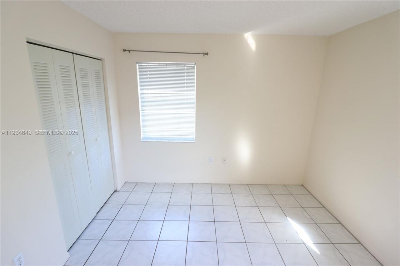 464 NE 210th Cir Ter, Unit 20410A, Miami, FL 33179 Photo