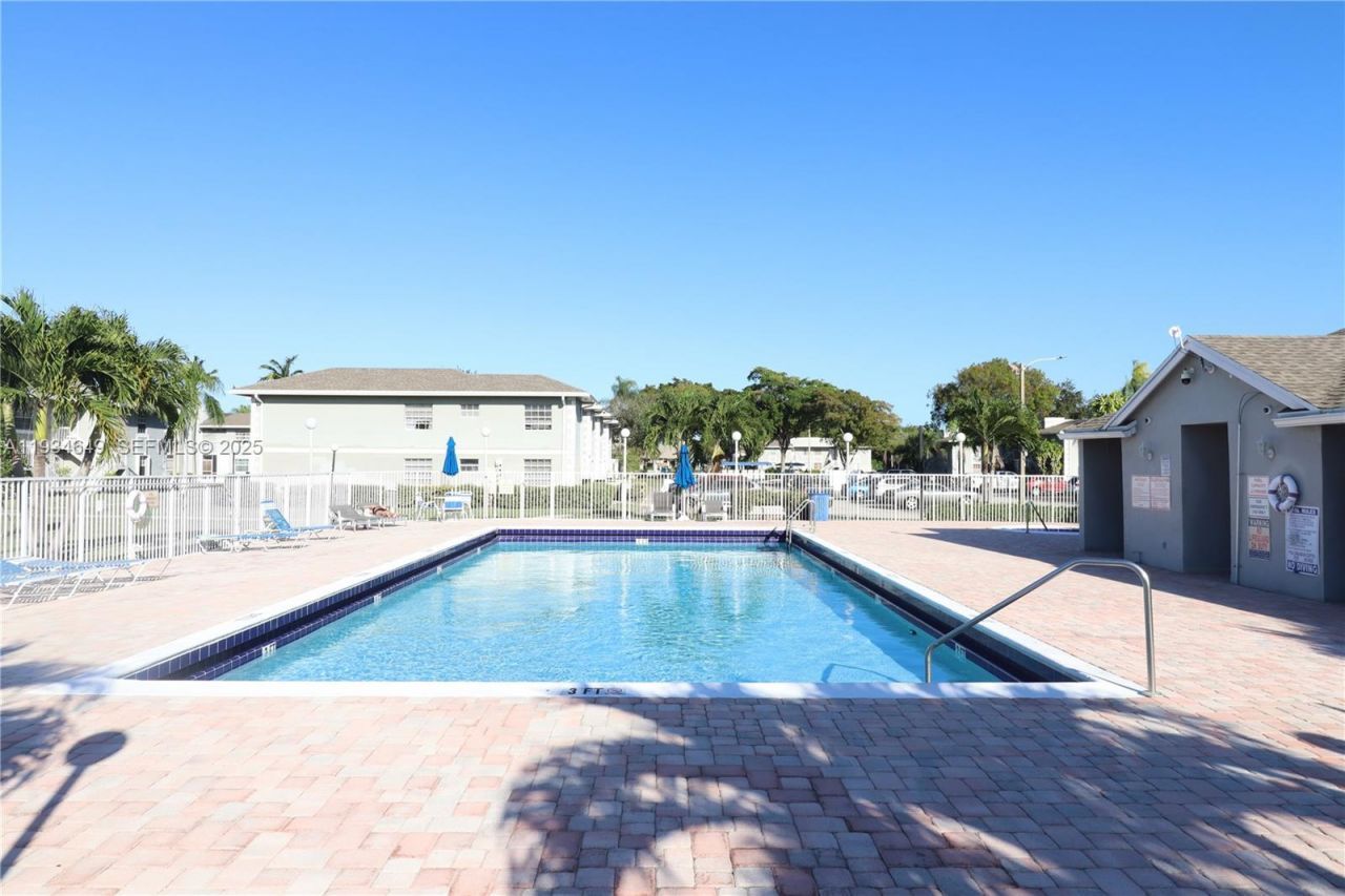 464 NE 210th Cir Ter, Unit 20410A, Miami, FL 33179 Photo