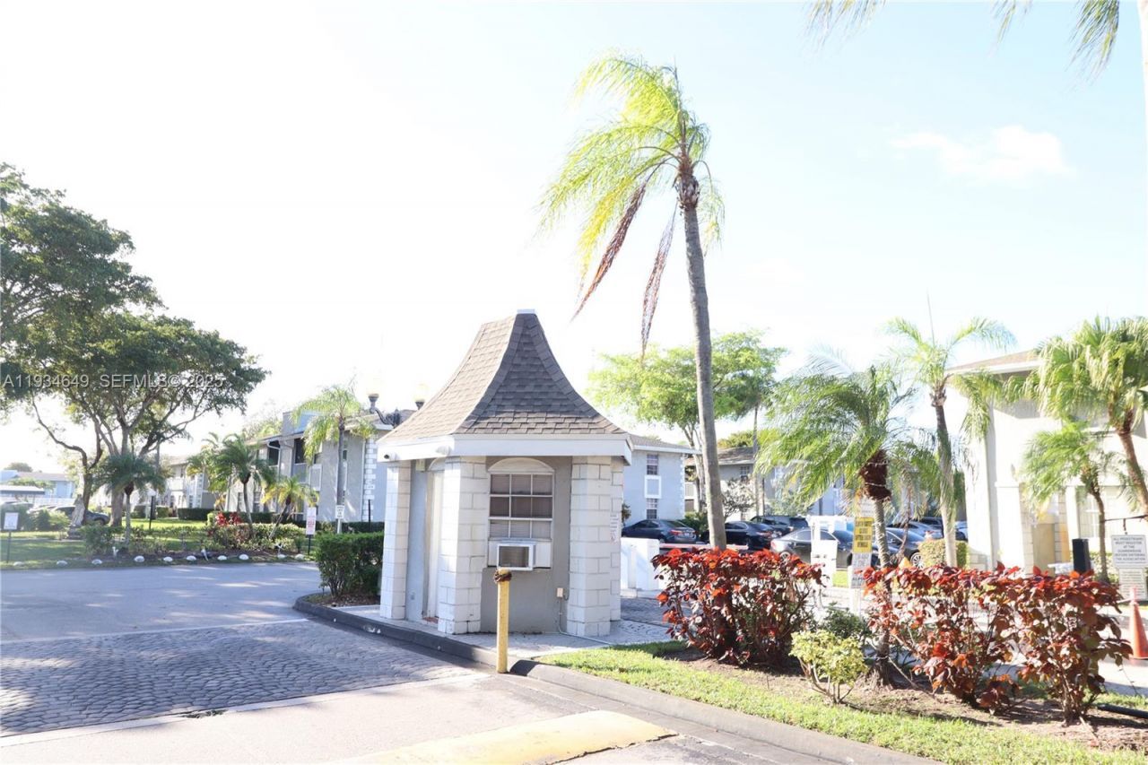 464 NE 210th Cir Ter, Unit 20410A, Miami, FL 33179 Photo