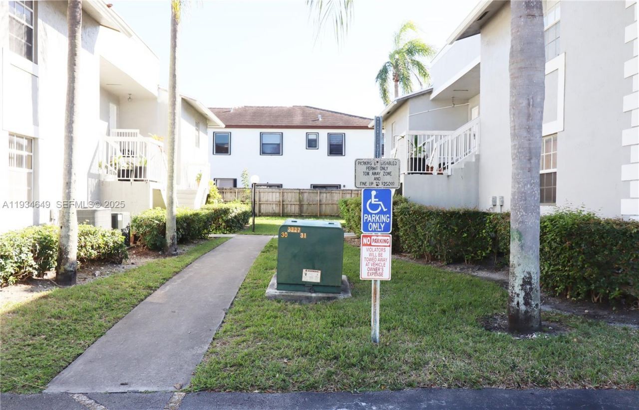 464 NE 210th Cir Ter, Unit 20410A, Miami, FL 33179 Photo