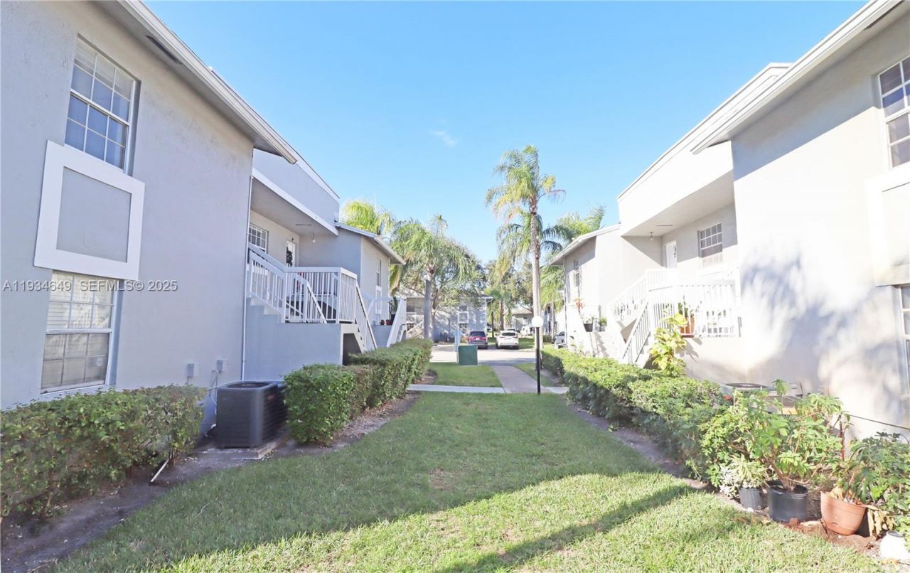 464 NE 210th Cir Ter, Unit 20410A, Miami, FL 33179 Photo