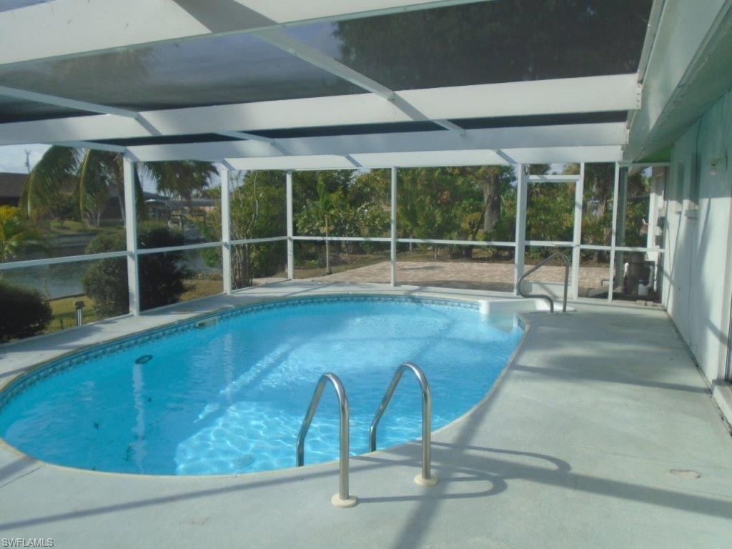 1302 NE 4th Ter, Cape Coral, FL 33909 Photo
