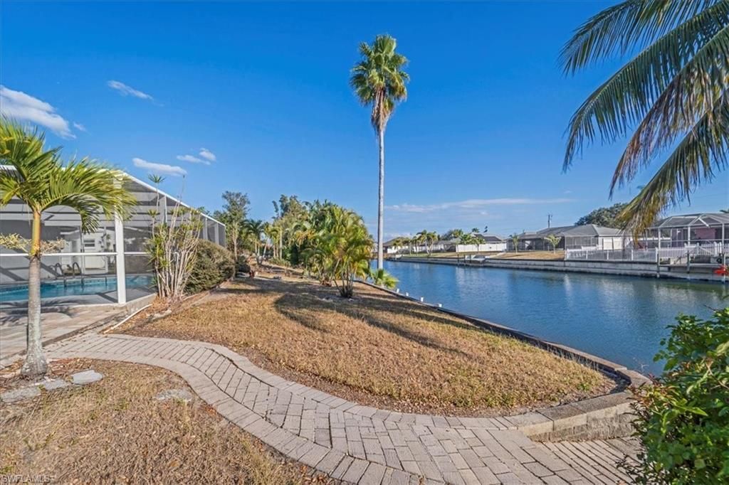 1302 NE 4th Ter, Cape Coral, FL 33909 Photo