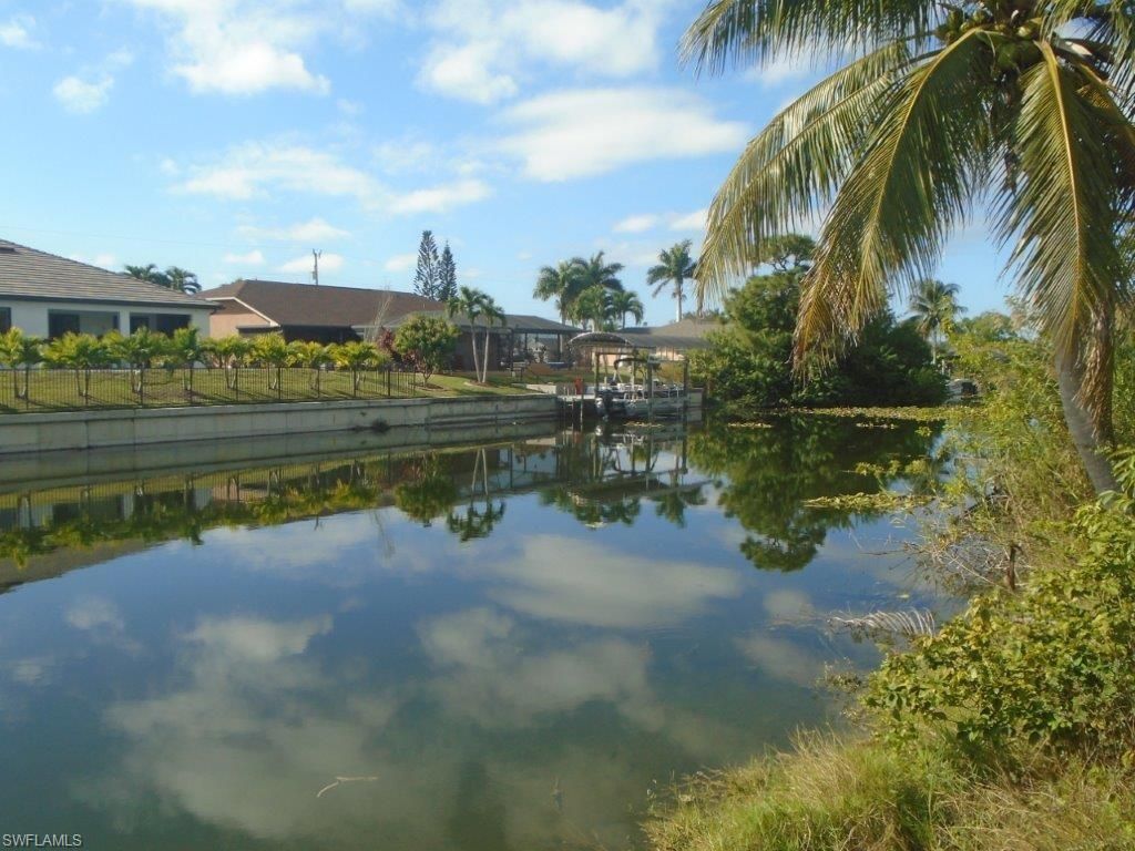 1302 NE 4th Ter, Cape Coral, FL 33909 Photo
