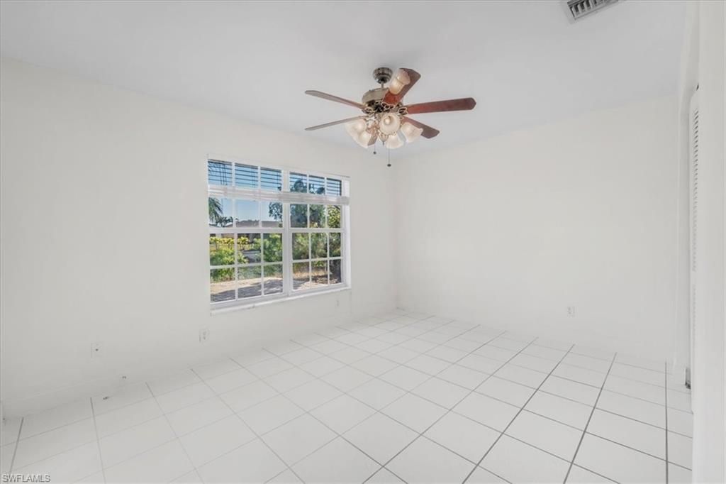 1302 NE 4th Ter, Cape Coral, FL 33909 Photo