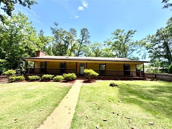 806 Lakeview Drive, Bay Minette, AL 36507
