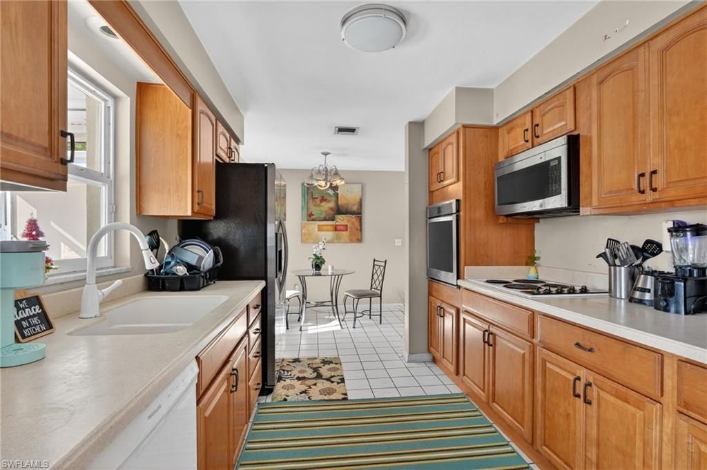 1718 SE 29th Ln, Cape Coral, FL 33904 Photo