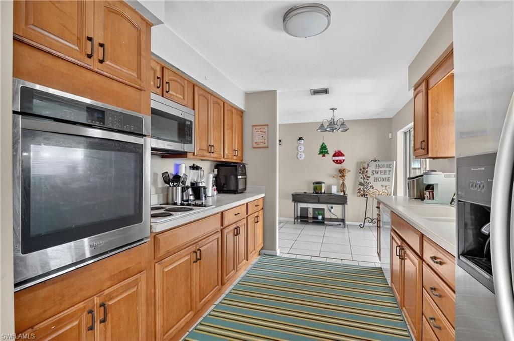 1718 SE 29th Ln, Cape Coral, FL 33904 Photo