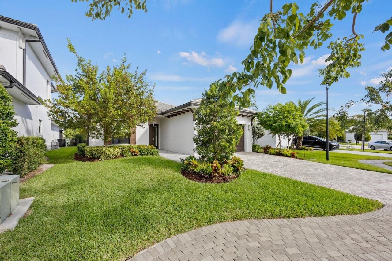 3069 Bellflower Cir, West Palm Beach, FL 33401 Photo
