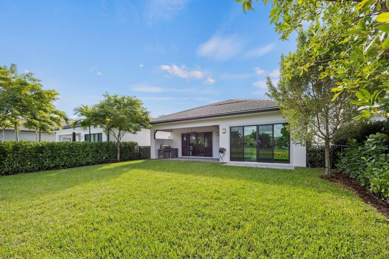 3069 Bellflower Cir, West Palm Beach, FL 33401 Photo