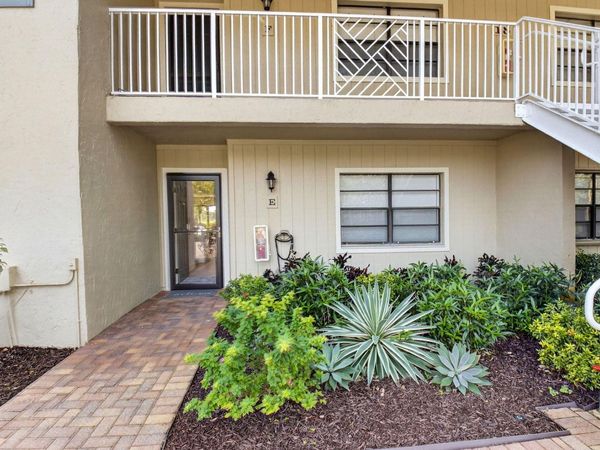18 Westgate Lane, Unit E, Boynton Beach, FL 33436