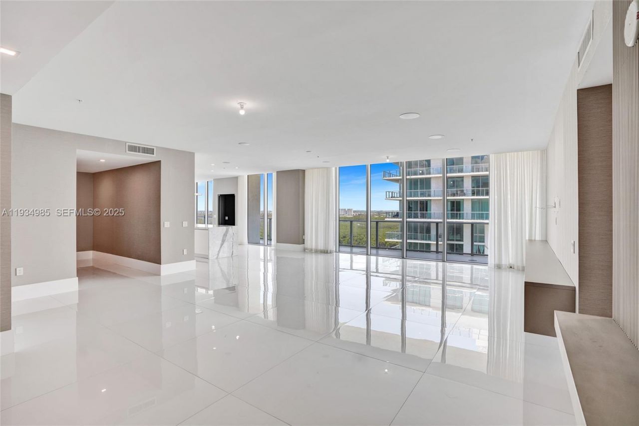 300 Sunny Isles Blvd, Unit 4-TS-04, Sunny Isles Beach, FL 33160 Photo