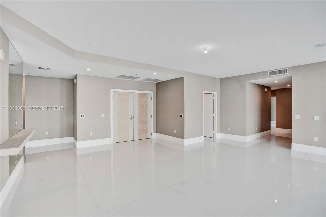 300 Sunny Isles Blvd, Unit 4-TS-04, Sunny Isles Beach, FL 33160 Photo