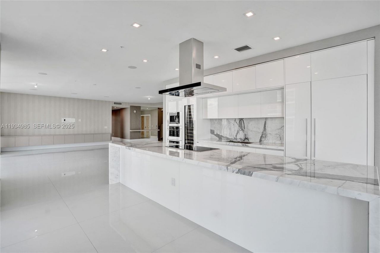 300 Sunny Isles Blvd, Unit 4-TS-04, Sunny Isles Beach, FL 33160 Photo