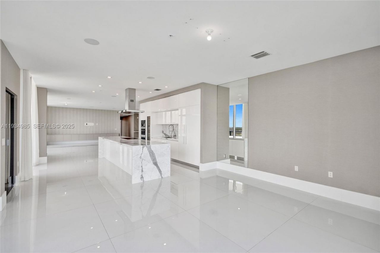300 Sunny Isles Blvd, Unit 4-TS-04, Sunny Isles Beach, FL 33160 Photo