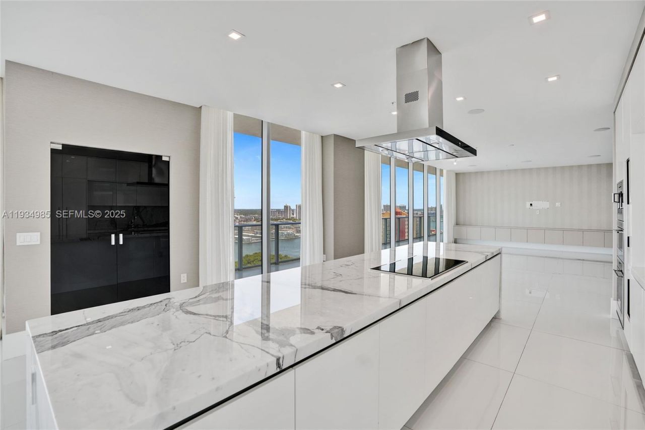 300 Sunny Isles Blvd, Unit 4-TS-04, Sunny Isles Beach, FL 33160 Photo