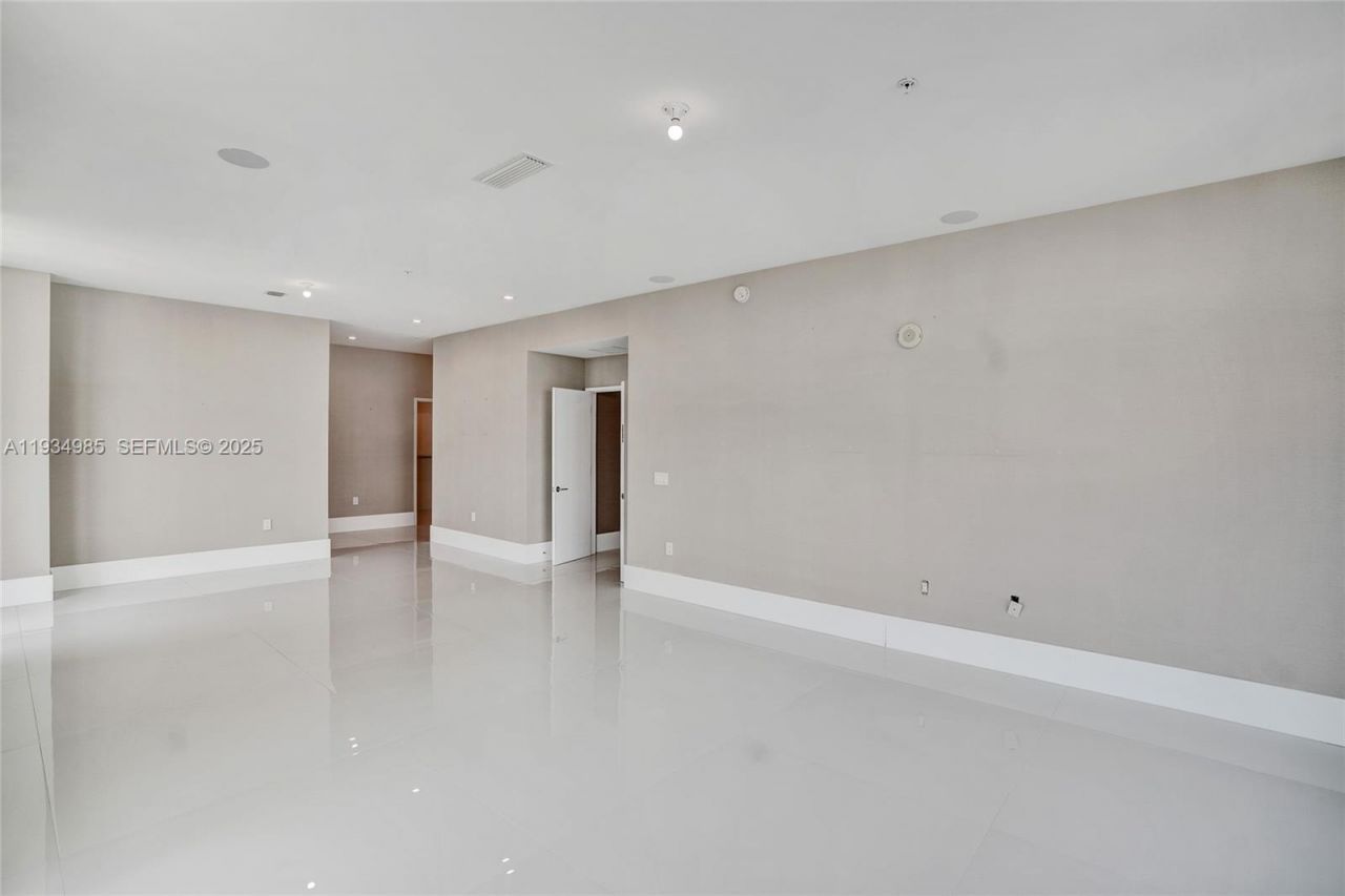 300 Sunny Isles Blvd, Unit 4-TS-04, Sunny Isles Beach, FL 33160 Photo