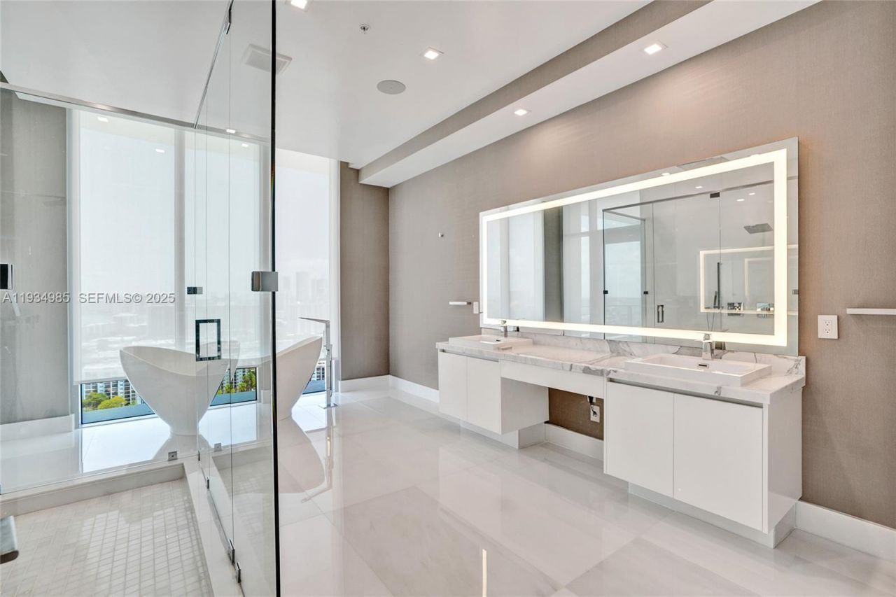 300 Sunny Isles Blvd, Unit 4-TS-04, Sunny Isles Beach, FL 33160 Photo