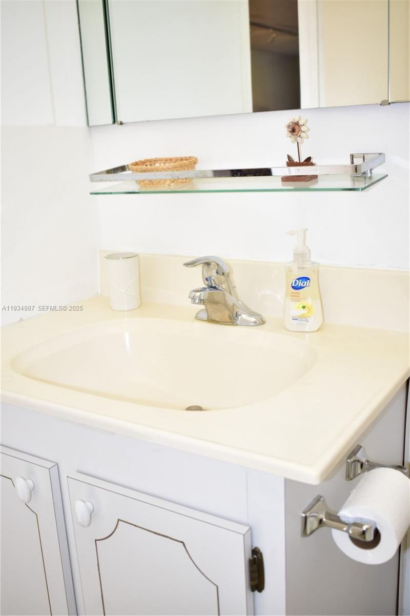 9801 Sunrise Lakes Blvd, Unit 305, Sunrise, FL 33322 Photo