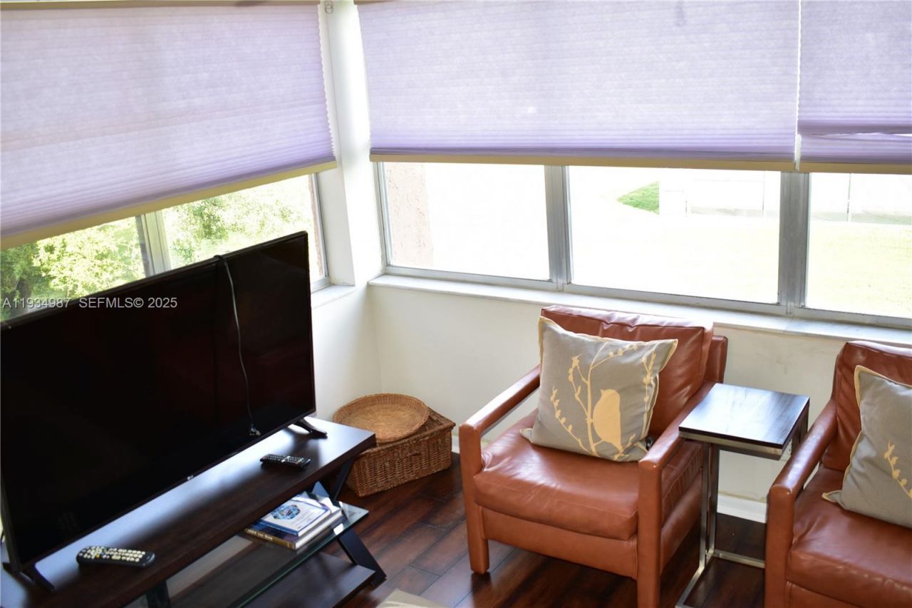 9801 Sunrise Lakes Blvd, Unit 305, Sunrise, FL 33322 Photo