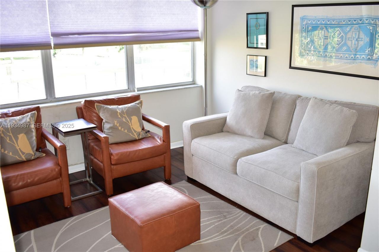 9801 Sunrise Lakes Blvd, Unit 305, Sunrise, FL 33322 Photo