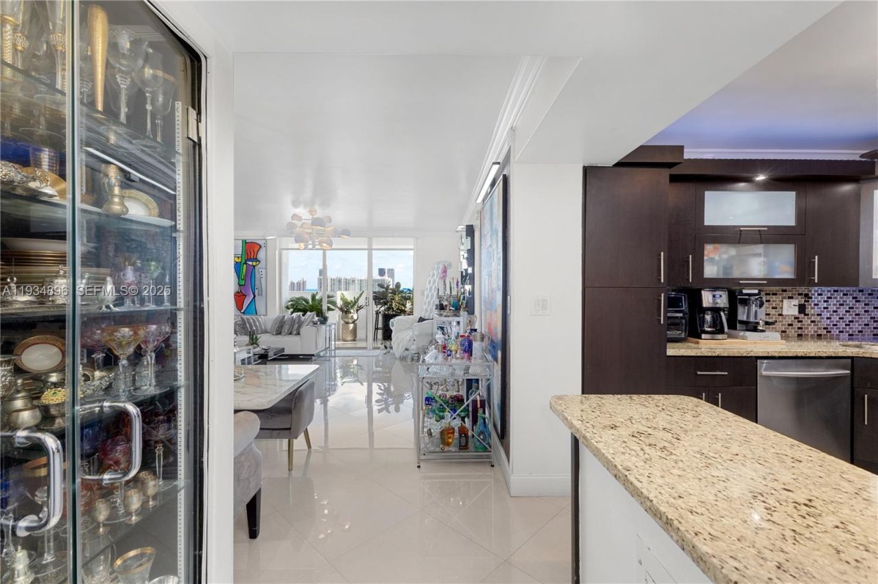 2750 NE 183rd St, Unit 2710, Aventura, FL 33160 Photo