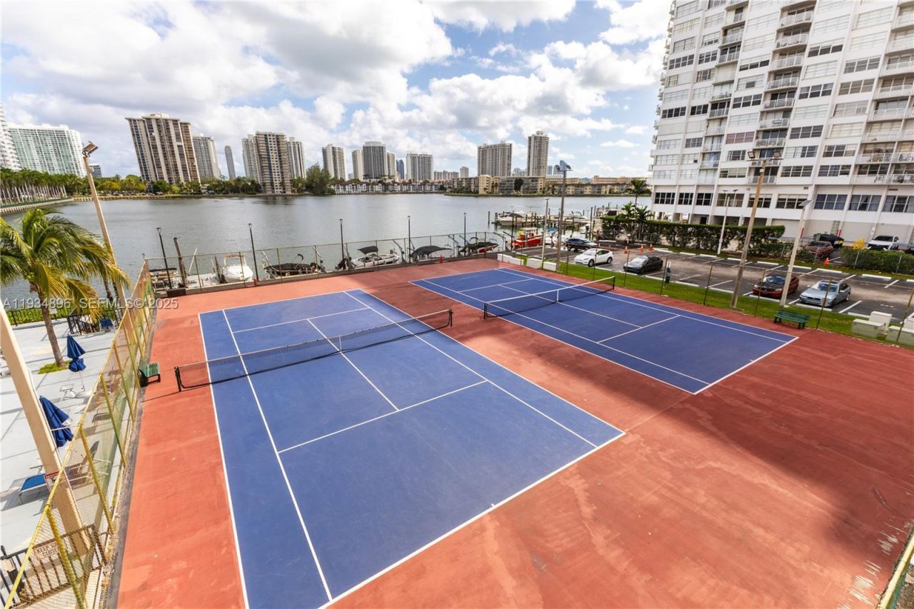 2750 NE 183rd St, Unit 2710, Aventura, FL 33160 Photo