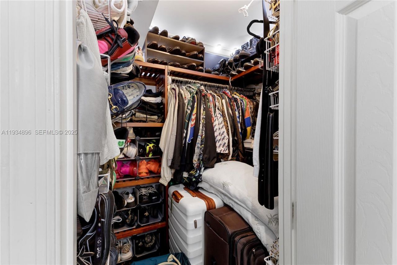 2750 NE 183rd St, Unit 2710, Aventura, FL 33160 Photo