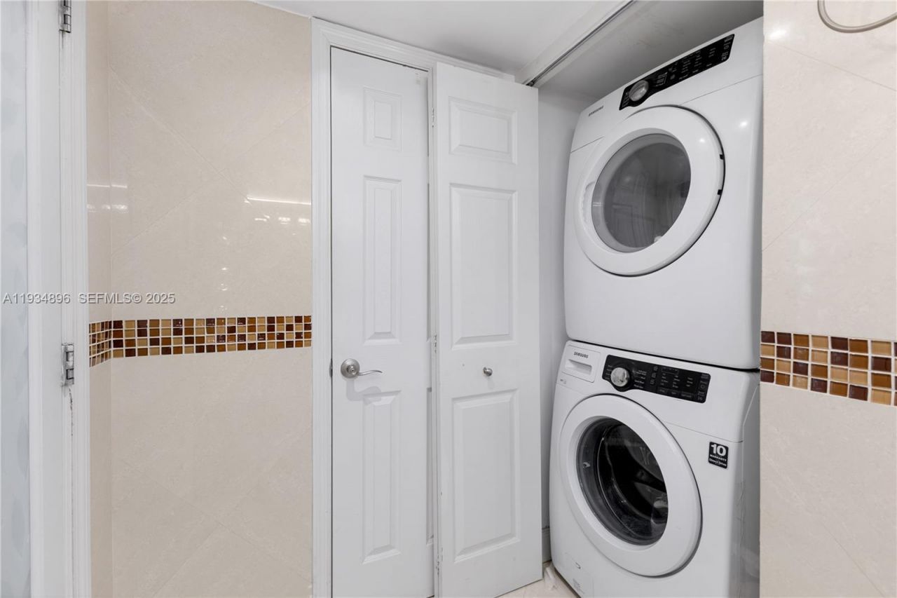 2750 NE 183rd St, Unit 2710, Aventura, FL 33160 Photo