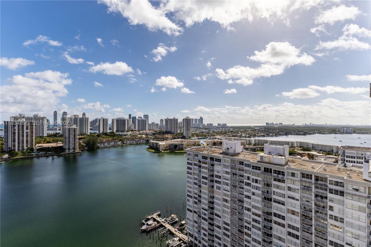 2750 NE 183rd St, Unit 2710, Aventura, FL 33160 Photo