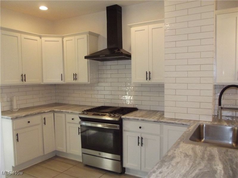 10918 Ashbury Avenue, Cleveland, OH 44106 Photo 2