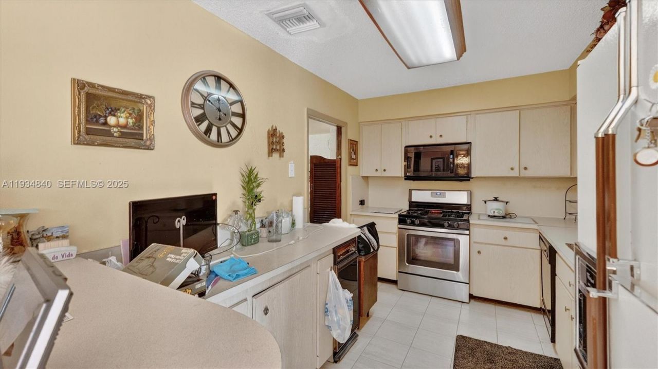 1701 SW 92nd Pl, Miami, FL 33165 Photo