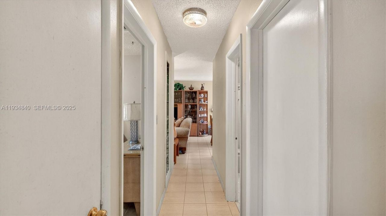 1701 SW 92nd Pl, Miami, FL 33165 Photo