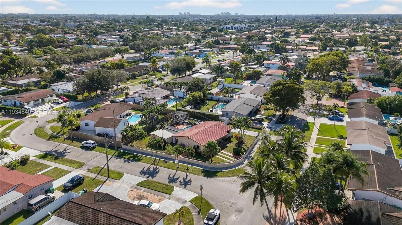 1701 SW 92nd Pl, Miami, FL 33165 Photo