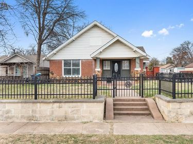 2703 Gladstone Drive, Dallas, TX 75211