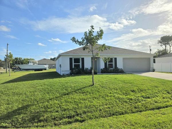 2772 SE Garfield Avenue, Port St. Lucie, FL 34952