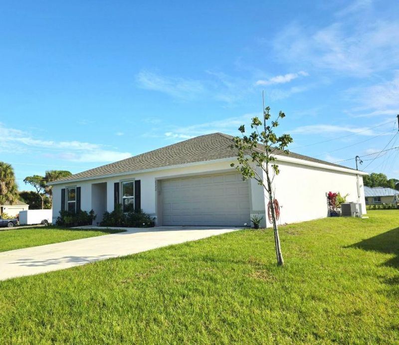 2772 SE Garfield Avenue, Port Saint Lucie, FL 34952 Photo